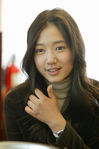 Park Shin Hye tells that she is unhappy with her nose & thumb nails